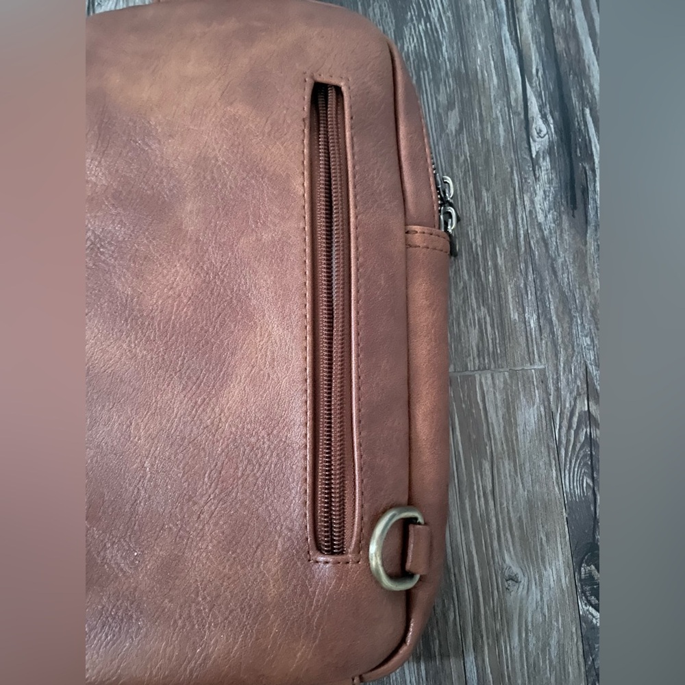CLUCI Brown Leather Sling Backpack Crossbody Bag - Picture 6 of 7